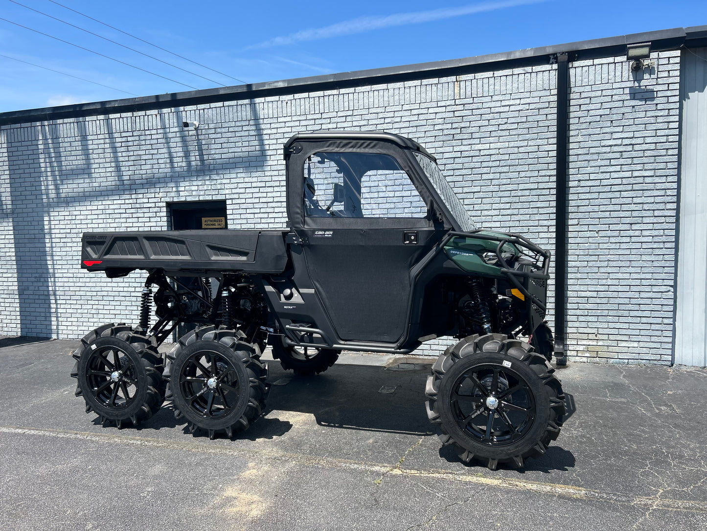 DEFENDER 6X6 ADJUSTABLE LIFT
