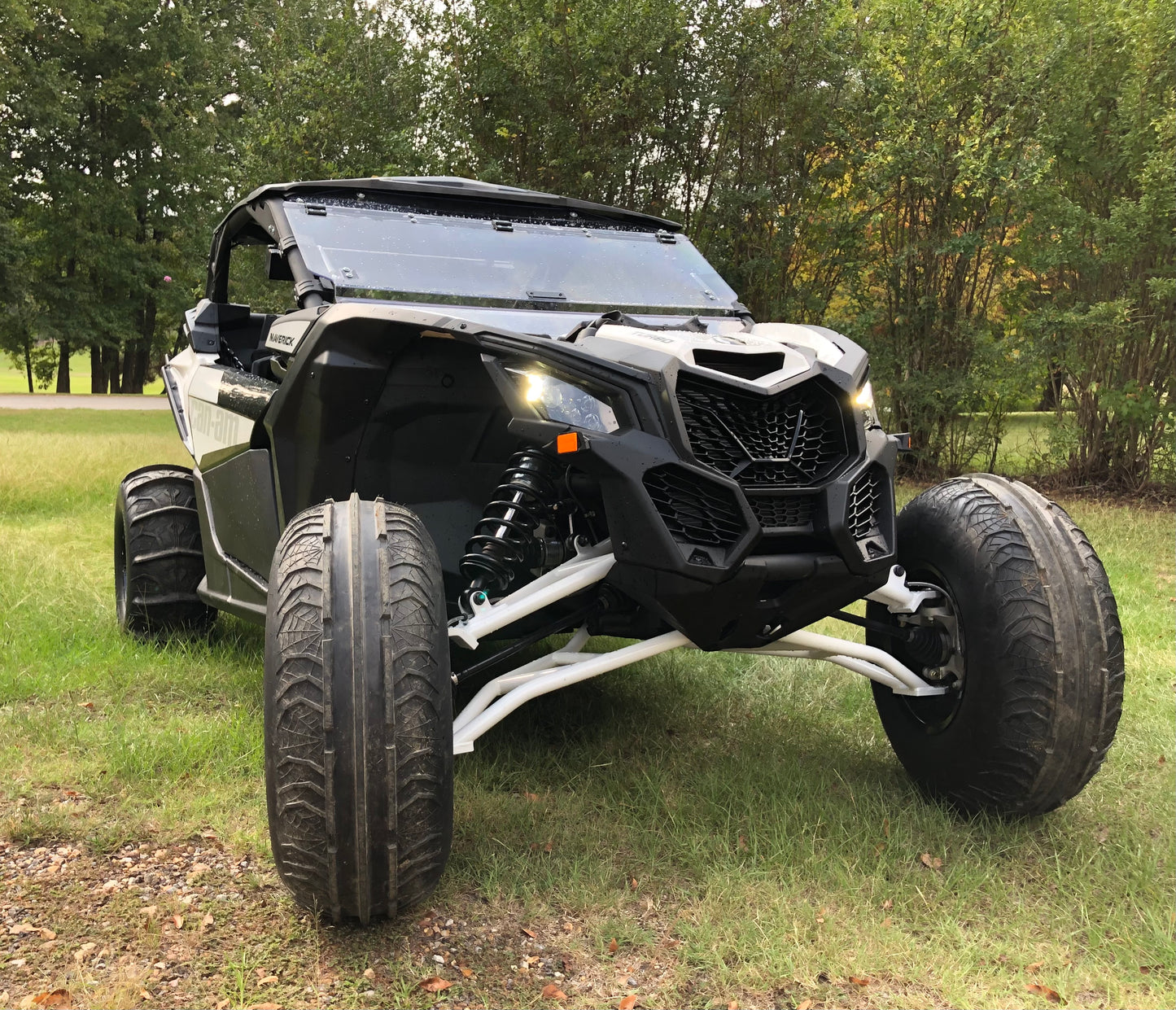 MAVERICK X3 FORWARD ARMS